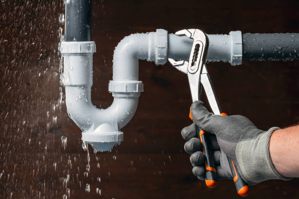 Professional Emergency Plumber technician working in Mercer, PA